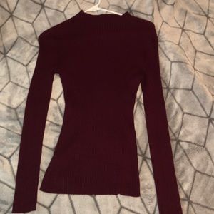 BURGUNDY TURTLE NECK